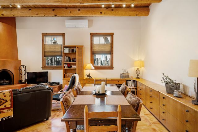 947 Lopez 2, Santa Fe, NM 87501