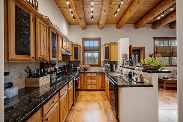 947 Lopez 2, Santa Fe, NM 87501