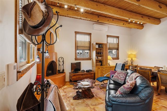 947 Lopez 2, Santa Fe, NM 87501