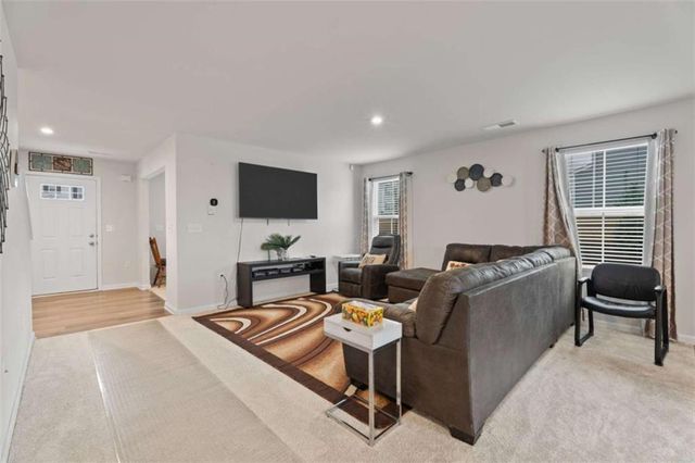 9060 Celtic Drive, Winston, GA 30187