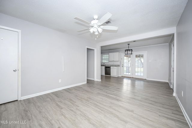 201 Audrey Circle, Ocean Springs, MS 39564
