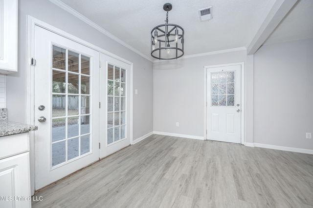 201 Audrey Circle, Ocean Springs, MS 39564