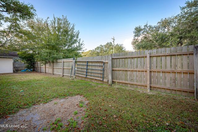 201 Audrey Circle, Ocean Springs, MS 39564
