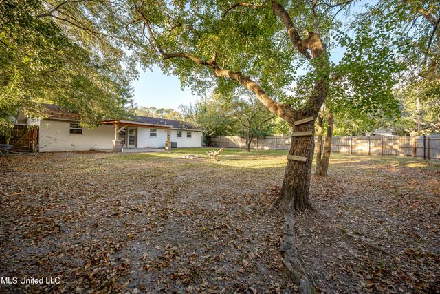 201 Audrey Circle, Ocean Springs, MS 39564