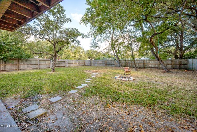 201 Audrey Circle, Ocean Springs, MS 39564