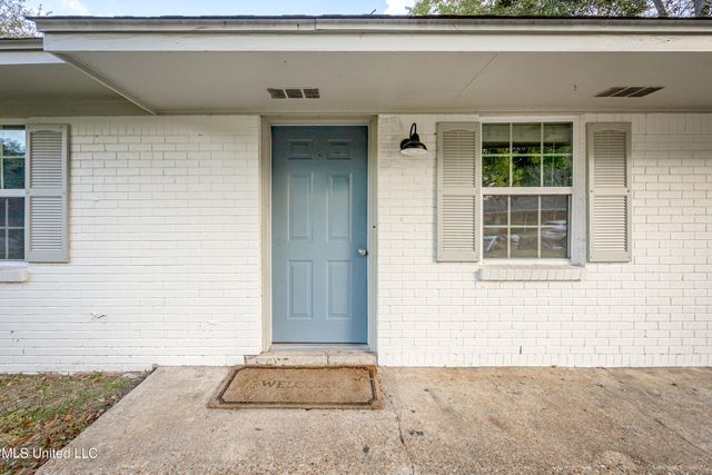 201 Audrey Circle, Ocean Springs, MS 39564