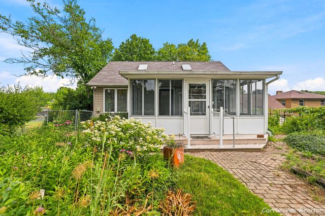 736 Halena Street Ne, City Of Grand Rapids, MI 49505
