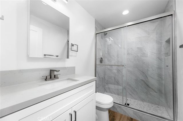 498 A E 52nd, Long Beach, CA 90805