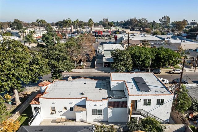 498 A E 52nd, Long Beach, CA 90805