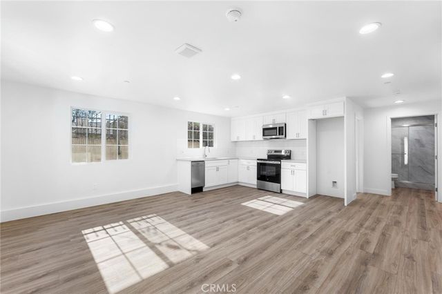 498 A E 52nd, Long Beach, CA 90805