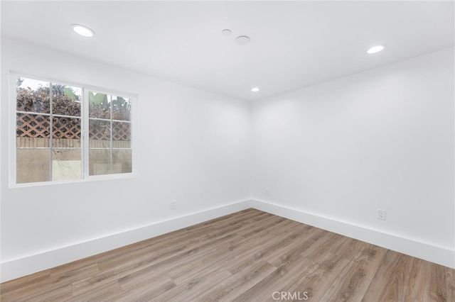 498 A E 52nd, Long Beach, CA 90805