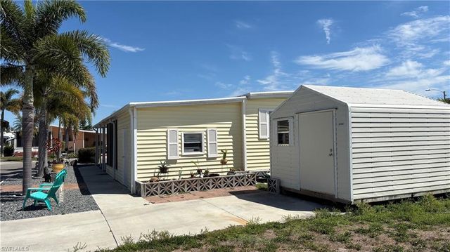 16049 Hibiscus WAY, North Fort Myers, FL 33903