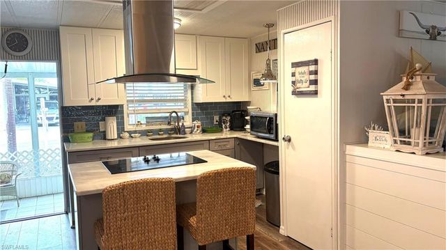 16049 Hibiscus WAY, North Fort Myers, FL 33903