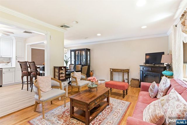 320 Horseneck Road, Fairfield, NJ 07004