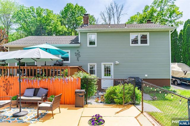 320 Horseneck Road, Fairfield, NJ 07004