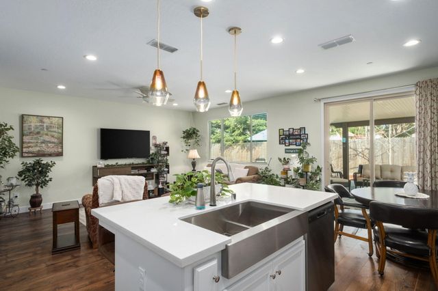 3132 S Kennedy Street, Visalia, CA 93292