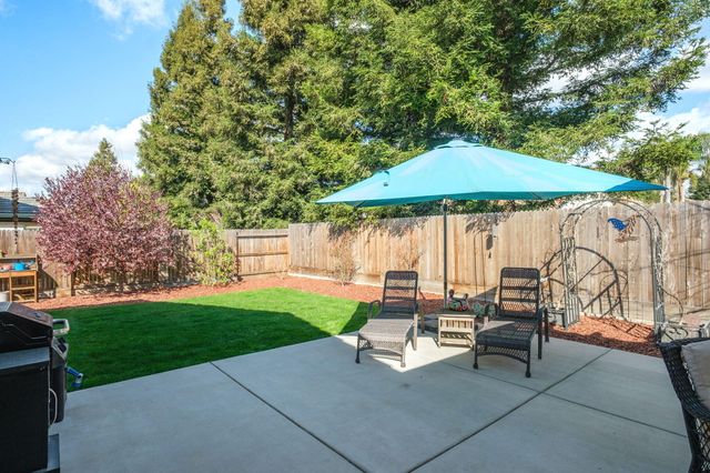 3132 S Kennedy Street, Visalia, CA 93292