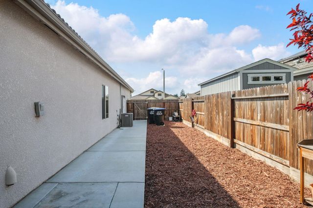 3132 S Kennedy Street, Visalia, CA 93292