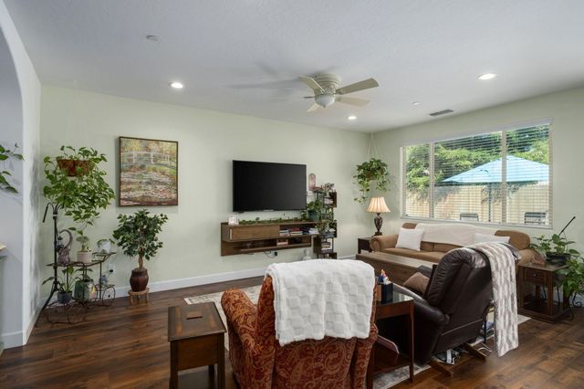 3132 S Kennedy Street, Visalia, CA 93292