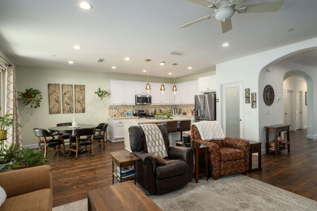 3132 S Kennedy Street, Visalia, CA 93292