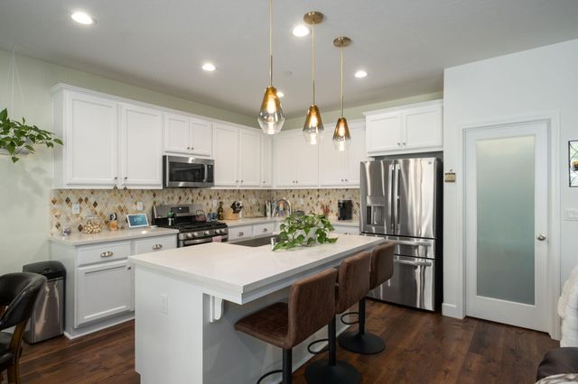 3132 S Kennedy Street, Visalia, CA 93292