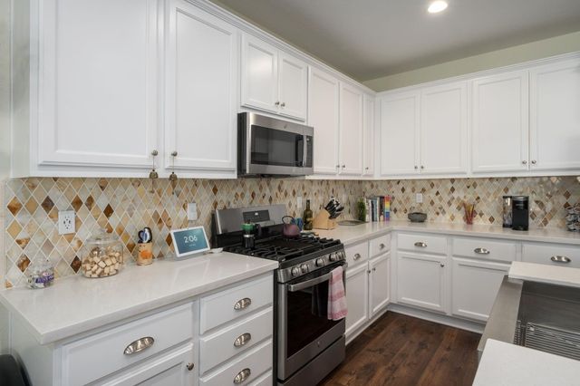 3132 S Kennedy Street, Visalia, CA 93292