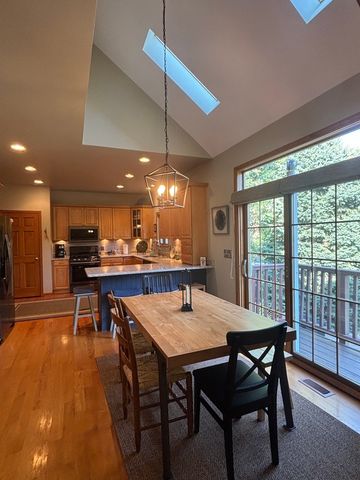 2S590 Seraph Holmes Court, Warrenville, IL 60555