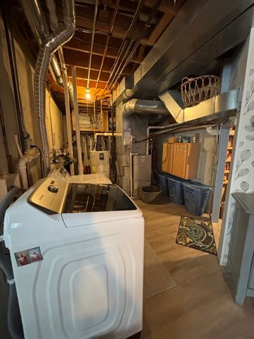 2S590 Seraph Holmes Court, Warrenville, IL 60555