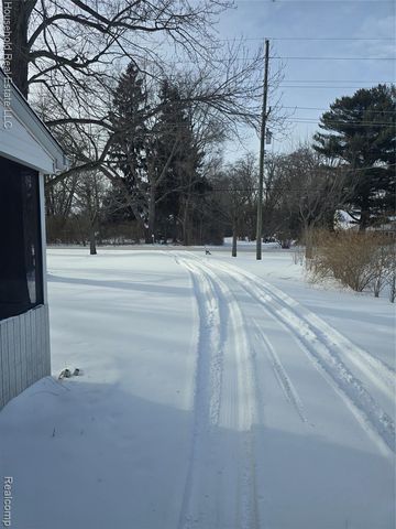 4080 Parker Road, Fort Gratiot, MI 48059