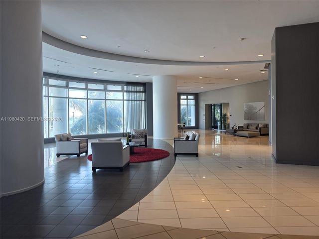 300 S Biscayne Blvd 2311, Miami, FL 33131