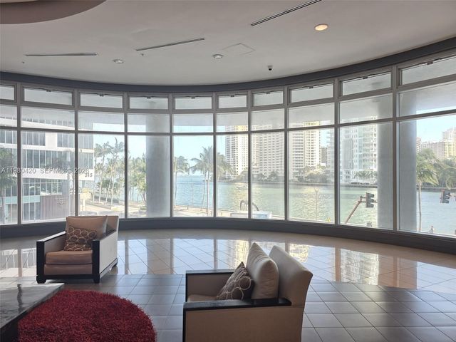 300 S Biscayne Blvd 2311, Miami, FL 33131