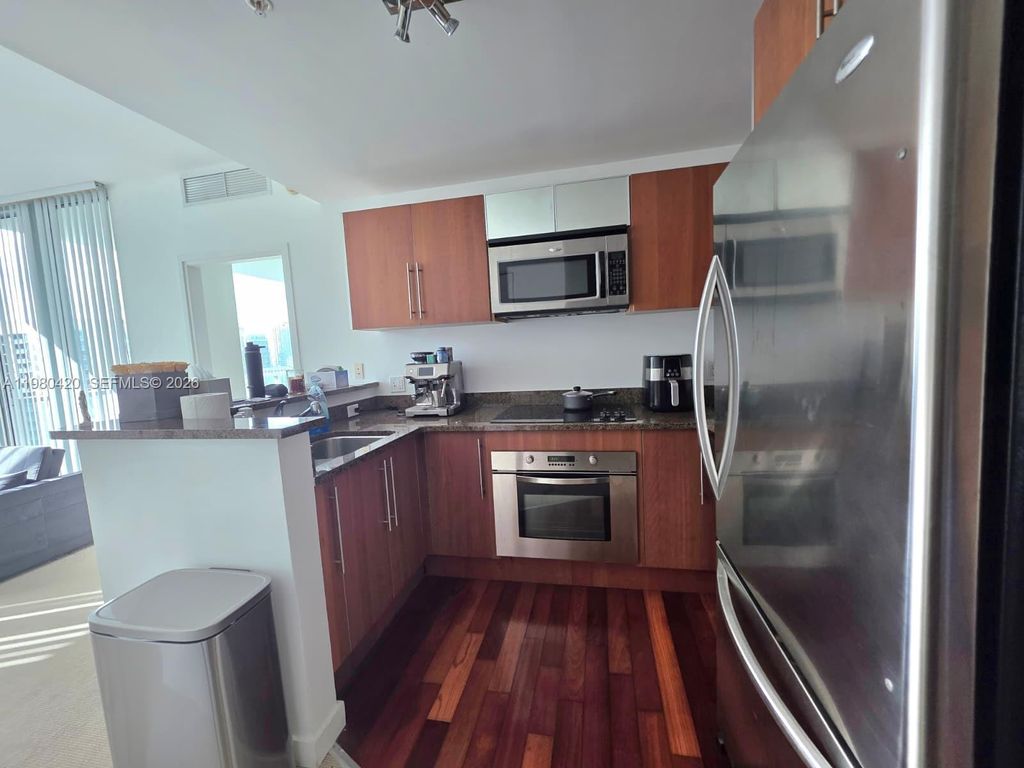 300 S Biscayne Blvd 2311, Miami, FL 33131