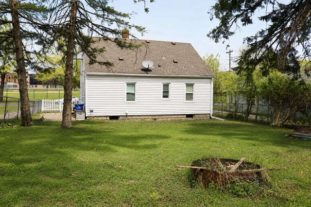 48 Sidney Street E, Saint Paul, MN 55107