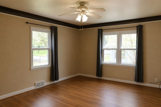 48 Sidney Street E, Saint Paul, MN 55107