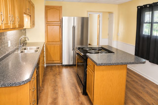 48 Sidney Street E, Saint Paul, MN 55107