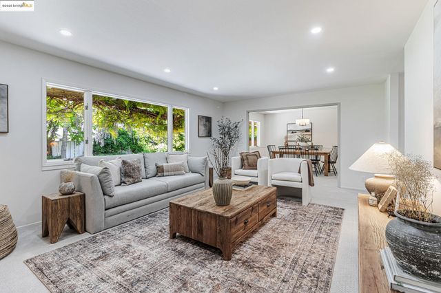 545 Silverado Dr, Lafayette, CA 94549