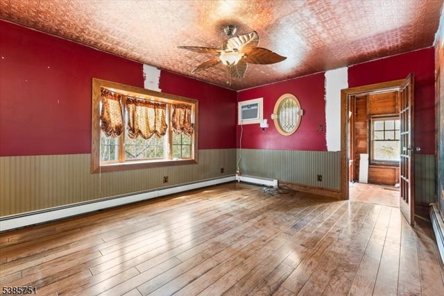 31 Stover Ave, Milford Boro, NJ 08848