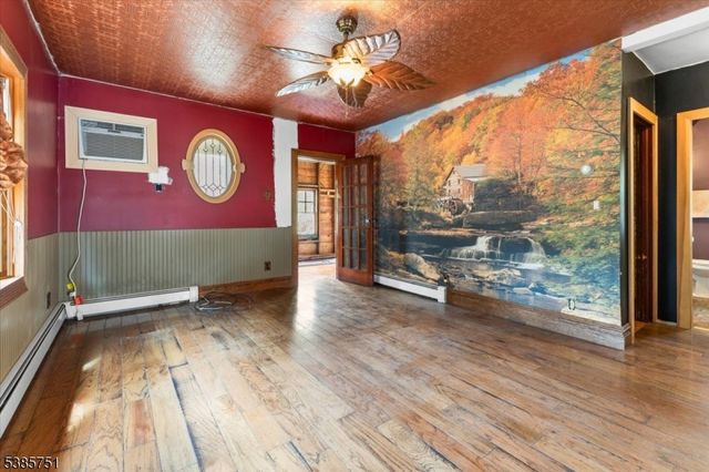 31 Stover Ave, Milford Boro, NJ 08848