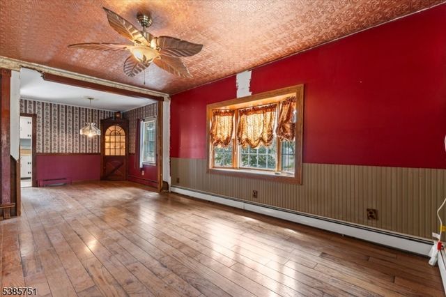 31 Stover Ave, Milford Boro, NJ 08848