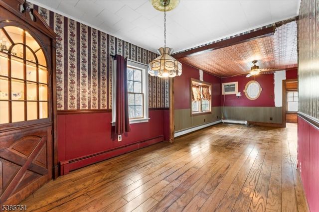 31 Stover Ave, Milford Boro, NJ 08848