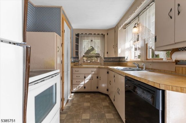 31 Stover Ave, Milford Boro, NJ 08848