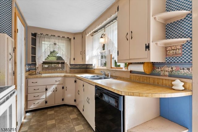 31 Stover Ave, Milford Boro, NJ 08848