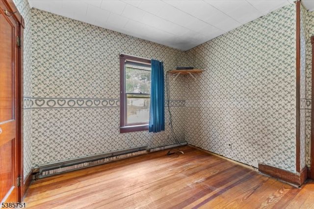 31 Stover Ave, Milford Boro, NJ 08848