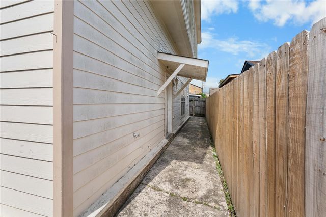 6917 Palestine Street, Houston, TX 77020