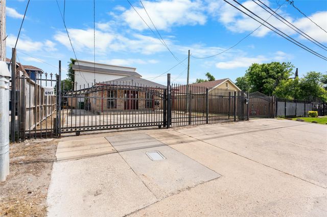 6917 Palestine Street, Houston, TX 77020