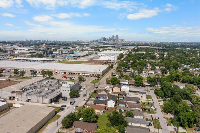6917 Palestine Street, Houston, TX 77020