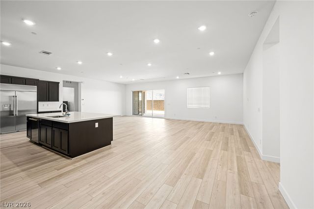 10142 Diana Summit Street, Las Vegas, NV 89143