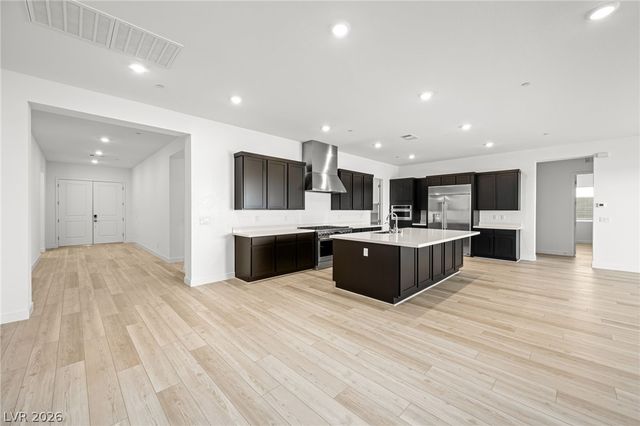 10142 Diana Summit Street, Las Vegas, NV 89143