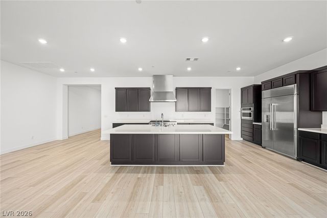 10142 Diana Summit Street, Las Vegas, NV 89143