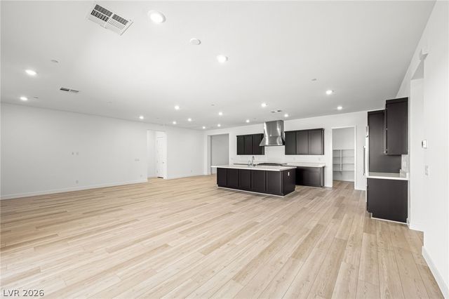 10142 Diana Summit Street, Las Vegas, NV 89143